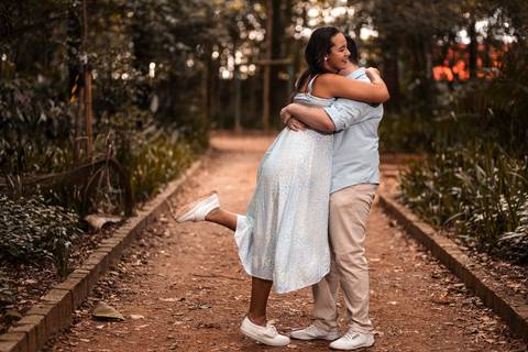 Inspiração e ideias criativas ensaio fotográfico pré casamento pré wedding de casal no Parque da Independência - Ipiranga - SP'