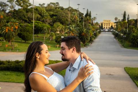 Inspiração e ideias criativas ensaio fotográfico pré casamento pré wedding de casal no Parque da Independência - Ipiranga - SP'
