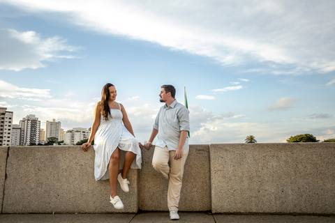 Inspiração e ideias criativas ensaio fotográfico pré casamento pré wedding de casal no Parque da Independência - Ipiranga - SP'