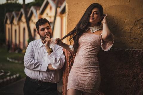 Inspiração e ideias criativas ensaio fotográfico pré casamento pré wedding de casal na cidade de São Roque - SP'