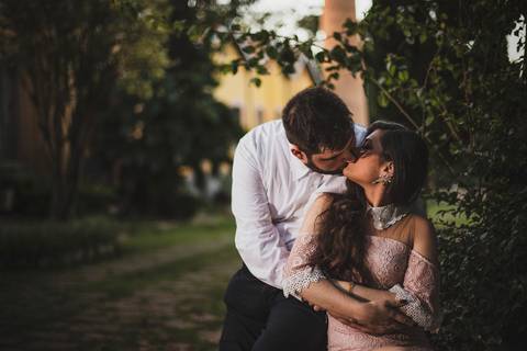 Inspiração e ideias criativas ensaio fotográfico pré casamento pré wedding de casal na cidade de São Roque - SP'
