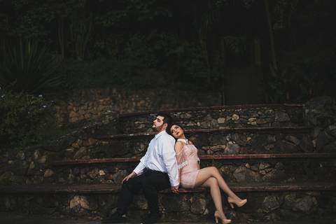 Inspiração e ideias criativas ensaio fotográfico pré casamento pré wedding de casal na cidade de São Roque - SP'