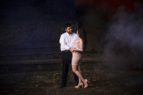 Inspiração e ideias criativas ensaio fotográfico pré casamento pré wedding de casal na cidade de São Roque - SP'