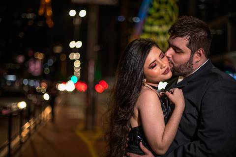 Inspiração e ideias criativas ensaio fotográfico pré casamento pré wedding de casal na Avenida Paulista - SP'