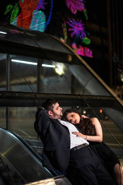 Inspiração e ideias criativas ensaio fotográfico pré casamento pré wedding de casal na Avenida Paulista - SP'