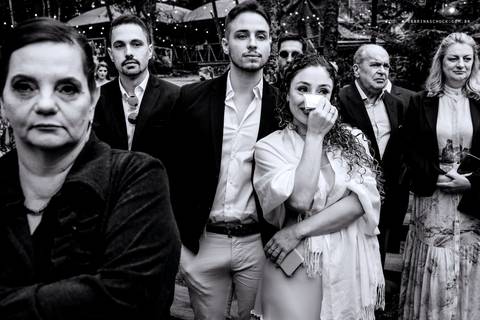 Emoção na cerimônia de casamento'