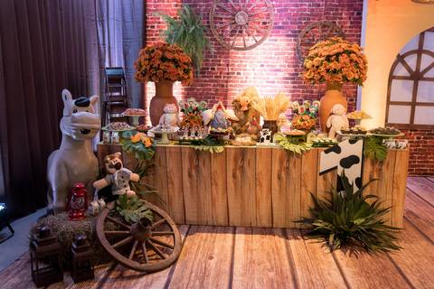 Aniversário infantil no Buffet Leila Malouf, espaço Allegro Kids. Festa de 1 ano do Felipe, tema fazendinha.'