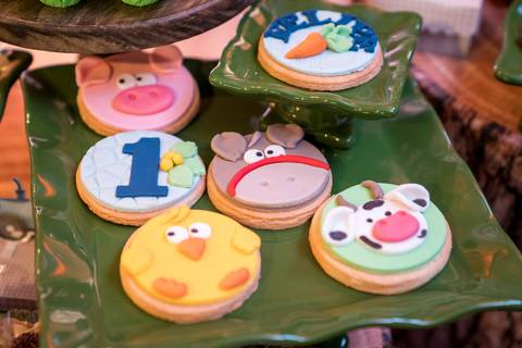 Aniversário infantil no Buffet Leila Malouf, espaço Allegro Kids. Festa de 1 ano do Felipe, tema fazendinha.'