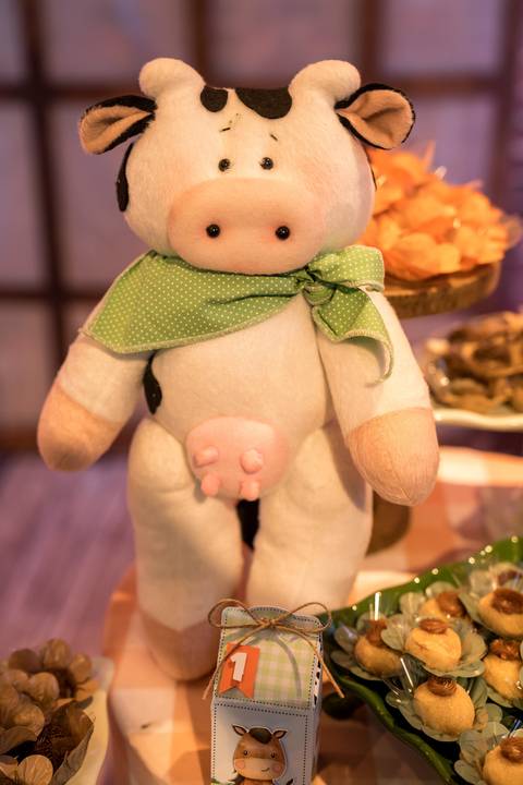 Aniversário infantil no Buffet Leila Malouf, espaço Allegro Kids. Festa de 1 ano do Felipe, tema fazendinha.'