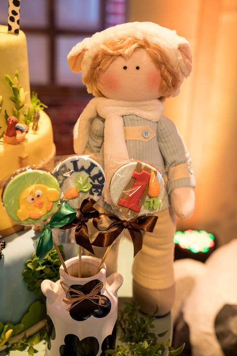 Aniversário infantil no Buffet Leila Malouf, espaço Allegro Kids. Festa de 1 ano do Felipe, tema fazendinha.'