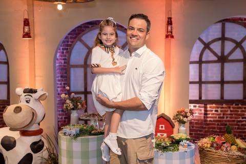 Aniversário infantil no Buffet Leila Malouf, espaço Allegro Kids. Festa de 1 ano do Felipe, tema fazendinha.'