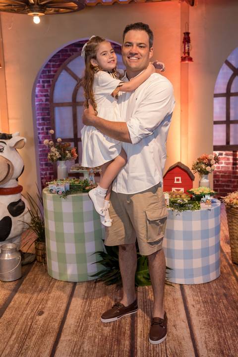 Aniversário infantil no Buffet Leila Malouf, espaço Allegro Kids. Festa de 1 ano do Felipe, tema fazendinha.'