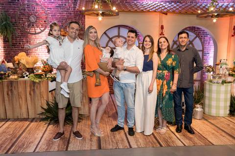 Aniversário infantil no Buffet Leila Malouf, espaço Allegro Kids. Festa de 1 ano do Felipe, tema fazendinha.'