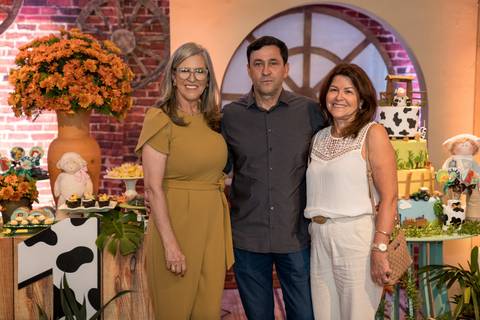 Aniversário infantil no Buffet Leila Malouf, espaço Allegro Kids. Festa de 1 ano do Felipe, tema fazendinha.'