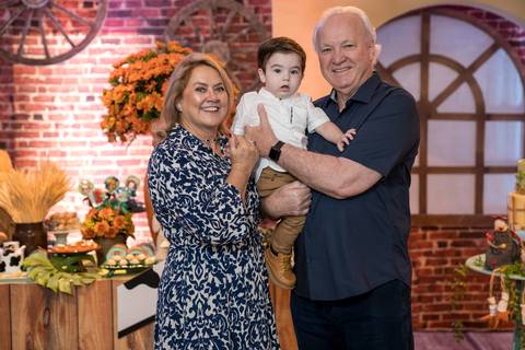 Aniversário infantil no Buffet Leila Malouf, espaço Allegro Kids. Festa de 1 ano do Felipe, tema fazendinha.'