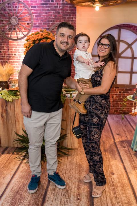 Aniversário infantil no Buffet Leila Malouf, espaço Allegro Kids. Festa de 1 ano do Felipe, tema fazendinha.'