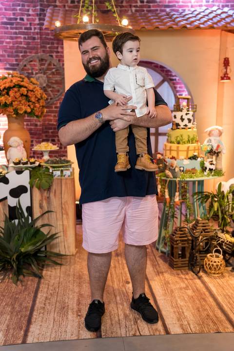 Aniversário infantil no Buffet Leila Malouf, espaço Allegro Kids. Festa de 1 ano do Felipe, tema fazendinha.'