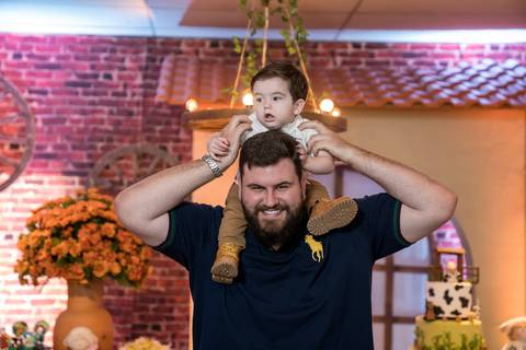 Aniversário infantil no Buffet Leila Malouf, espaço Allegro Kids. Festa de 1 ano do Felipe, tema fazendinha.'