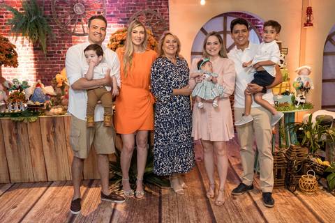 Aniversário infantil no Buffet Leila Malouf, espaço Allegro Kids. Festa de 1 ano do Felipe, tema fazendinha.'