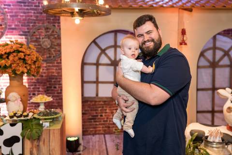 Aniversário infantil no Buffet Leila Malouf, espaço Allegro Kids. Festa de 1 ano do Felipe, tema fazendinha.'