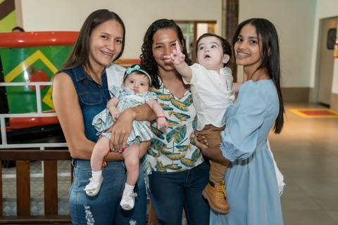 Aniversário infantil no Buffet Leila Malouf, espaço Allegro Kids. Festa de 1 ano do Felipe, tema fazendinha.'