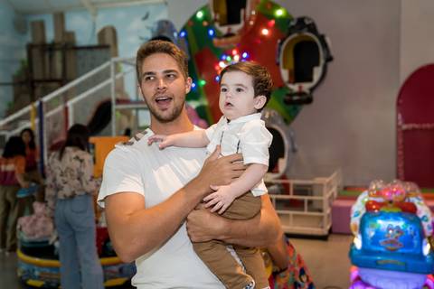 Aniversário infantil no Buffet Leila Malouf, espaço Allegro Kids. Festa de 1 ano do Felipe, tema fazendinha.'