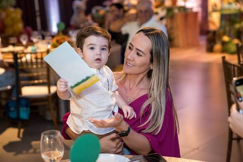 Aniversário infantil no Buffet Leila Malouf, espaço Allegro Kids. Festa de 1 ano do Felipe, tema fazendinha.'