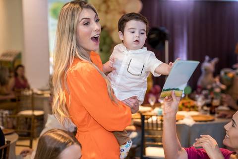 Aniversário infantil no Buffet Leila Malouf, espaço Allegro Kids. Festa de 1 ano do Felipe, tema fazendinha.'