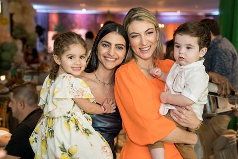 Aniversário infantil no Buffet Leila Malouf, espaço Allegro Kids. Festa de 1 ano do Felipe, tema fazendinha.'