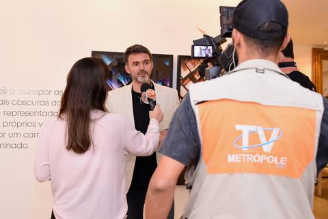 Entrevista para a TV Metrópole.'
