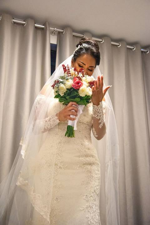 Noiva Cheirando o Buquê Casamento na Mansão Arabesque SP'