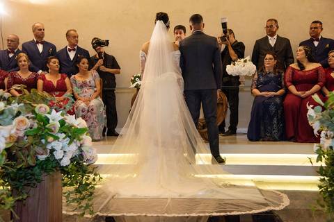 Costas dos Noivos no Altar e Padrinhos Casamento na Mansão Arabesque SP'