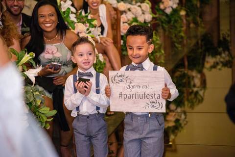 Entrada dos Daminhos de Honra com Placa 