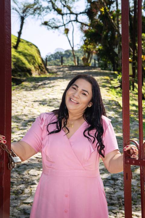 Mãe Abrindo os Portões Paranapiacaba SP'