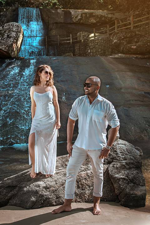 Ensaio Casal Pre Wedding Iporanga Guarujá Noivos Posando'