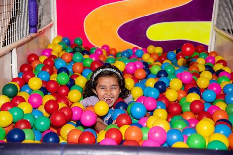 Buffet Pirulito Colorido Tatuapé SP Piscina de Bolinhas'