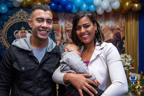 Pais Com O Bebe No Colo Buffet Real SP'