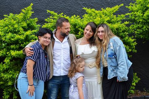 Noivos e Filhas na Penha SP Foto Feita por Priscila Felix Fotógrafa de Casamentos, Ensaios e Família'