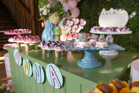 Foto da Mesa de Doces No Buffet Pindorama Na Vila Conceição - SP, Foto Feita Pela Priscila Felix Fotógrafa de Família, Casamento e Ensaios '