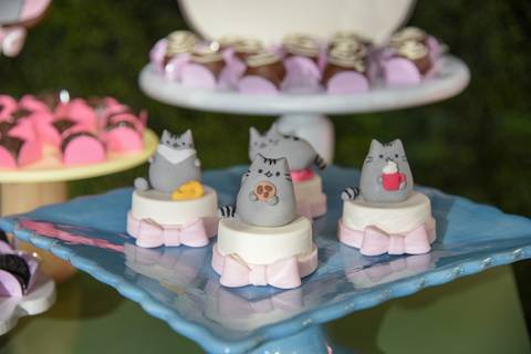 Foto da Mesa de Doces Em Forma de Ratinhos No Buffet Pindorama Na Vila Conceição - SP, Foto Feita Pela Priscila Felix Fotógrafa de Família, Casamento e Ensaios '