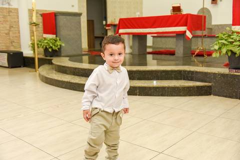 Fotografia do Batizado Sorrindo Pela Igreja São José em São Paulo, SP Feita por Priscila Felix Fotógrafa de Casamentos, Ensaios e Família'