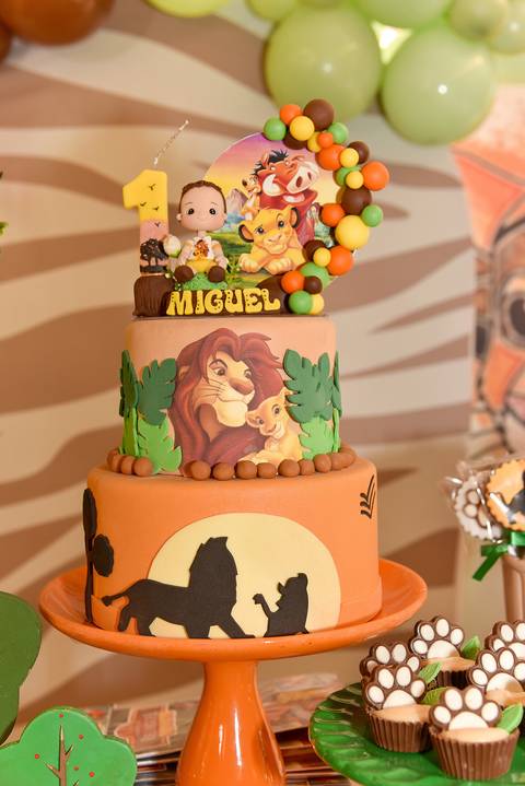 Foto do Bolo Com O Tema Rei Leão Em Guarulhos - SP, Foto Feita Pela Priscila Felix Fotógrafa de Família, Casamento e Ensaios '