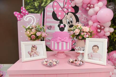 Foto da Decoração da Mesa do Bolo Em Guarulhos - SP, Foto Feita Pela Priscila Felix Fotógrafa de Família, Casamento e Ensaios '