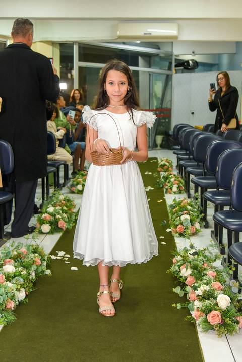 Fotografia da Entrada da Florista em São Paulo - SP Feita por Priscila Felix Fotógrafa de Casamentos, Ensaios e Família'
