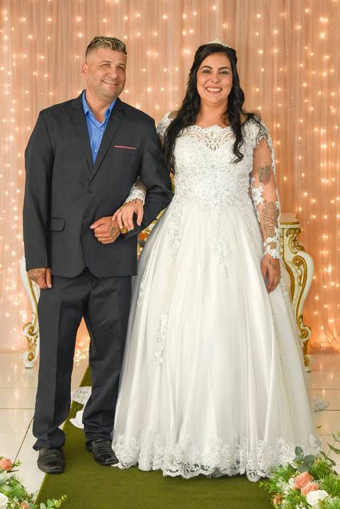 Fotografia dos Noivos Sorrindo Após Cerimônia em São Paulo - SP Feita por Priscila Felix Fotógrafa de Casamentos, Ensaios e Família'