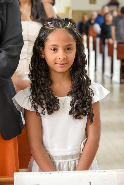 Fotografia Da Batizada Sorrindo Na Igreja São José em São Paulo, SP Feita por Priscila Felix Fotógrafa de Casamentos, Ensaios e Família'