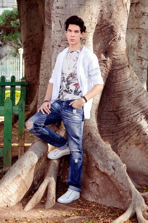 Ensaio Masculino Na Árvore Vila Maria Zélia Belém'