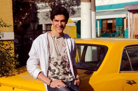 Ensaio Masculino No Carro Amarelo Vila Maria Zélia Belém'