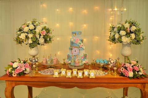 Fotografia da Mesa do Bolo em Itaquera SP Feita por Priscila Felix Fotógrafa de Casamentos, Ensaios e Família'