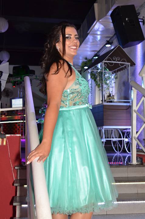 Fotografia da Debutante Na Escada em SP Feita por Priscila Felix Fotógrafa de Casamentos, Ensaios e Família'